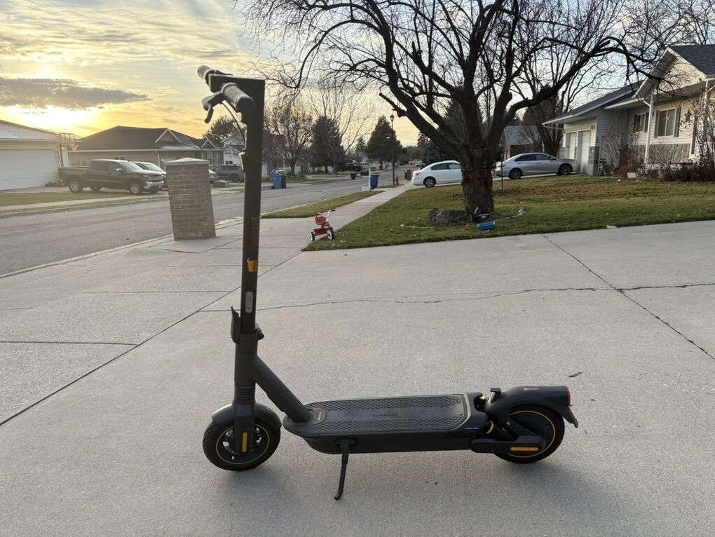 Segway Ninebot Kickscooter Max G2Electric Scooter