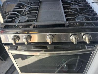 GE Stainless Steel Gas Range with Center Griddle