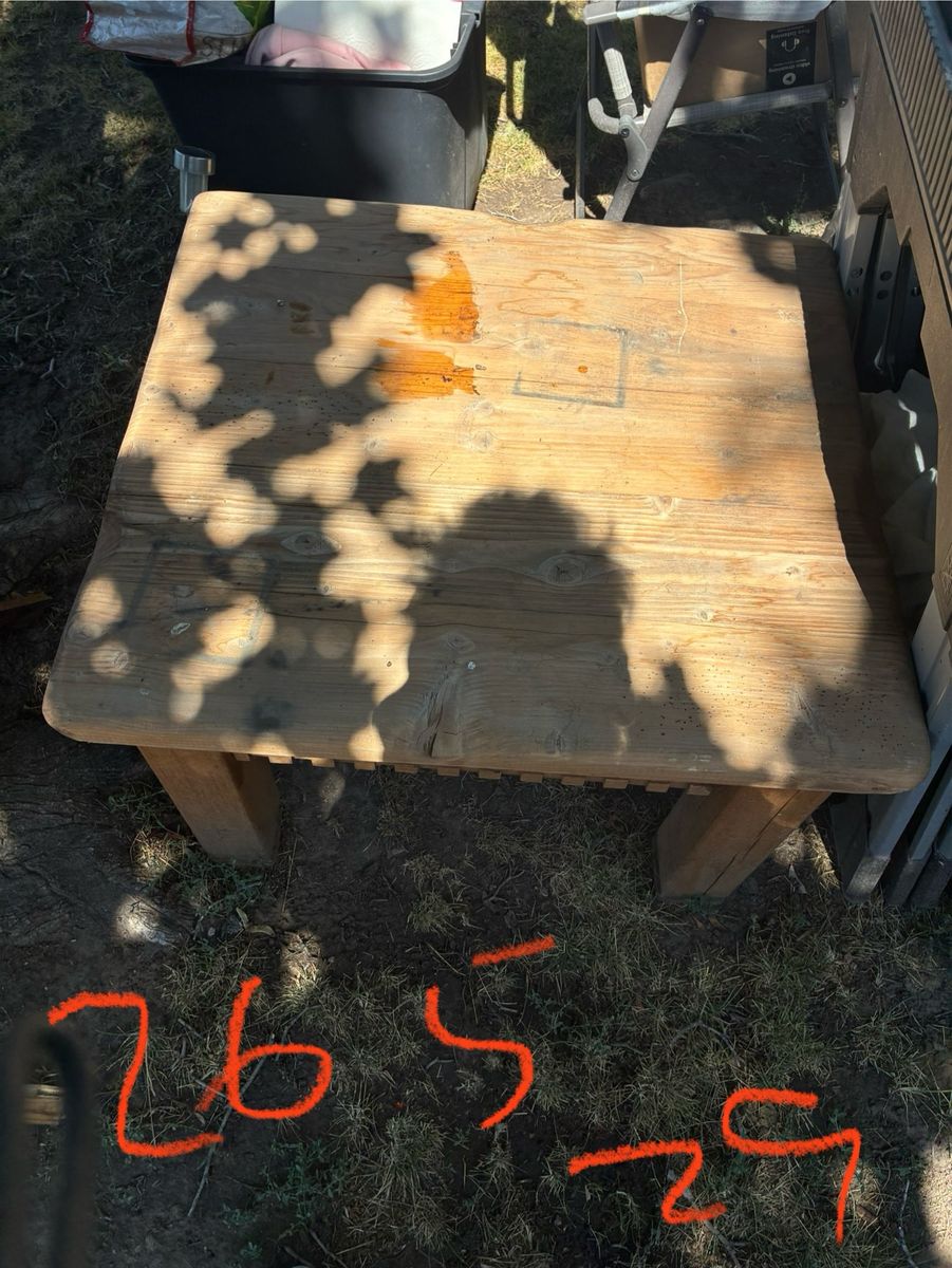 End or Coffee table