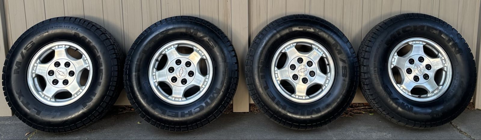 Like New! Chevy OEM Wheels & Tires - 265/75r16