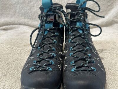 Dolomite 1897 Women’s 8 Gore-Tex Hiking Boots