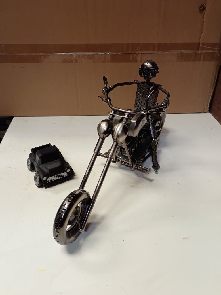 Main image 4