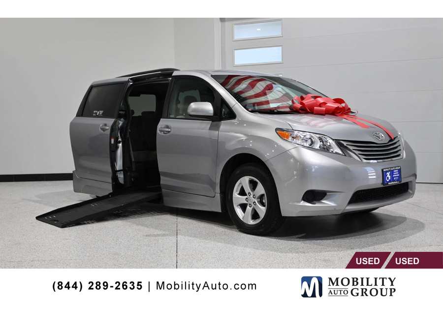 2016 Toyota Sienna LE 8-Passenger