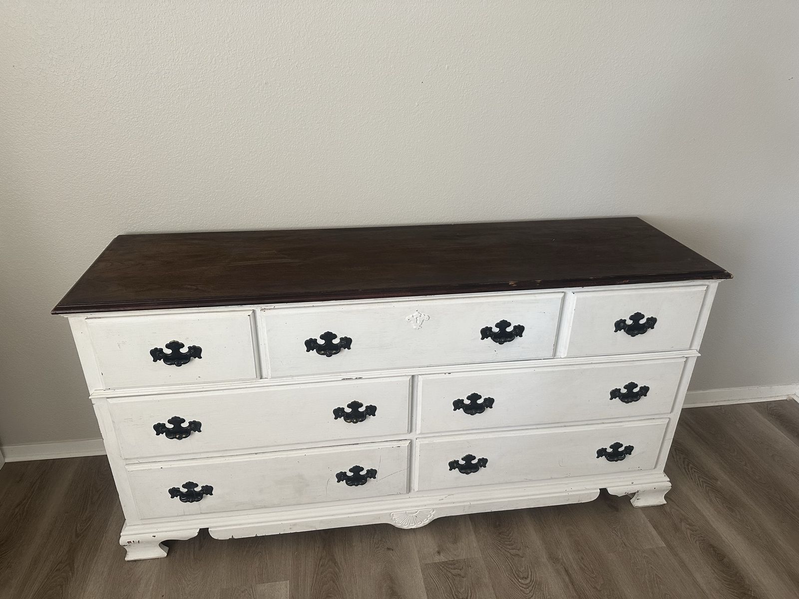 Solid Wood Bedroom Set – Dresser + 2 Nightstands