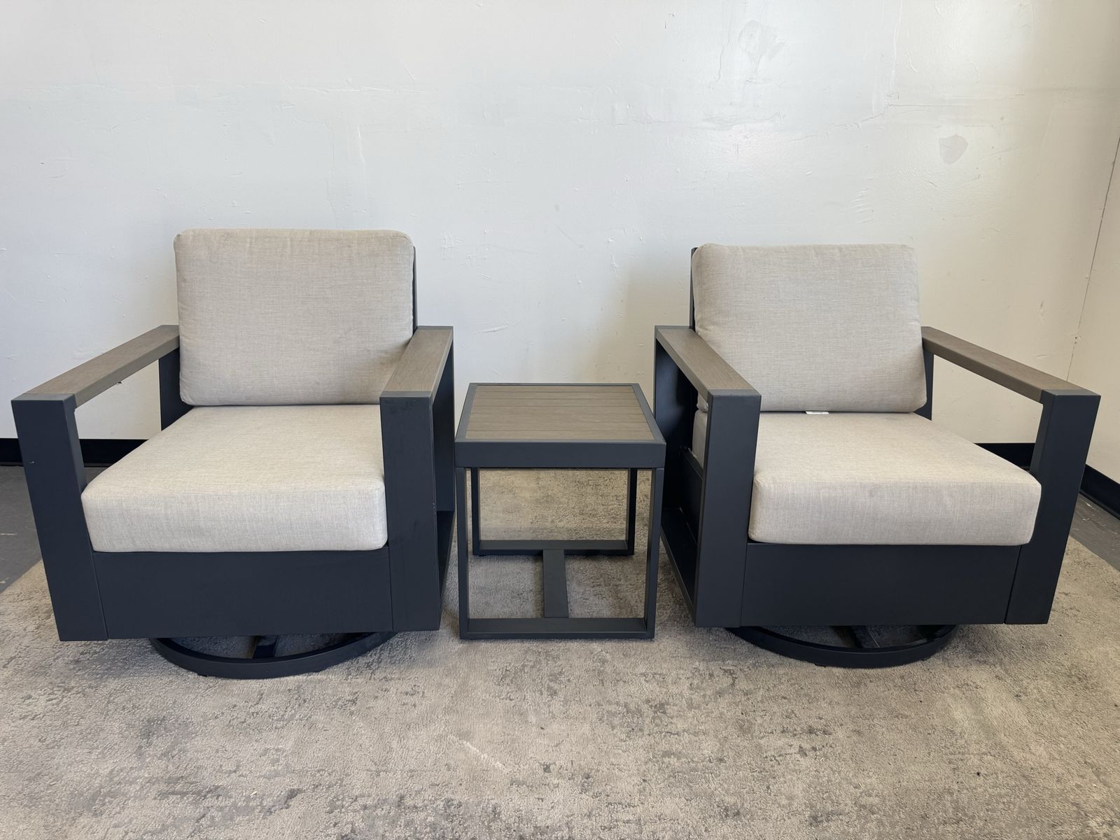 COSTCO OUTDOOR PATIO SWIVEL ROCKING CHAIR & TABLE SET