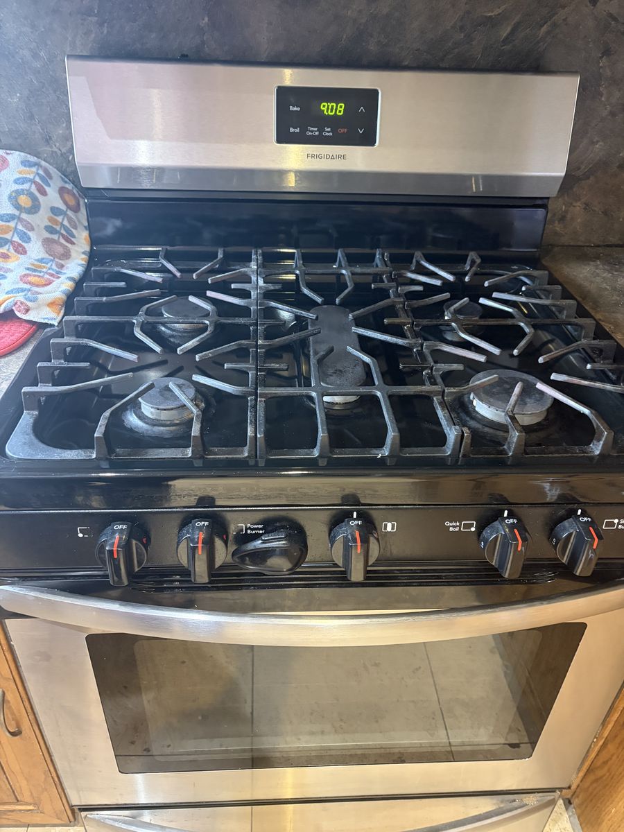 Gas stove