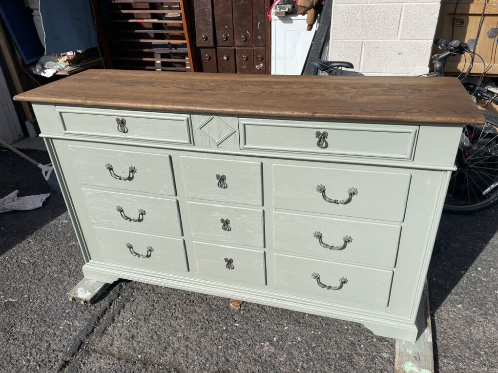 11 Drawers Dresser