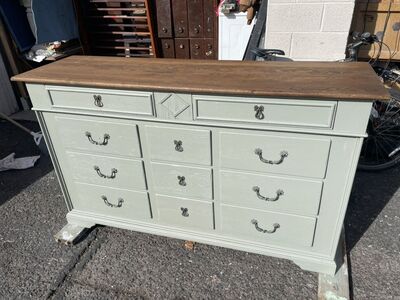 11 Drawers Dresser