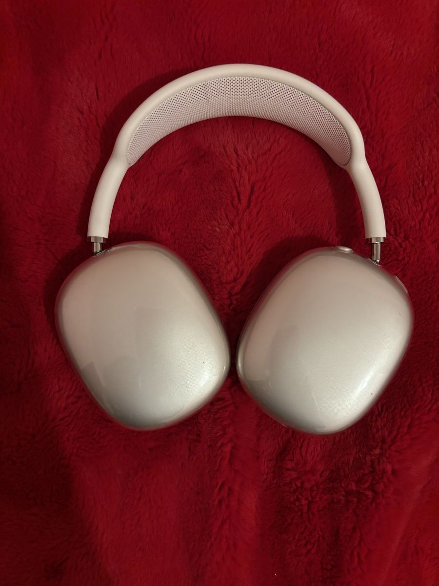 Airpods Max, Hardly Used - In Great Condition