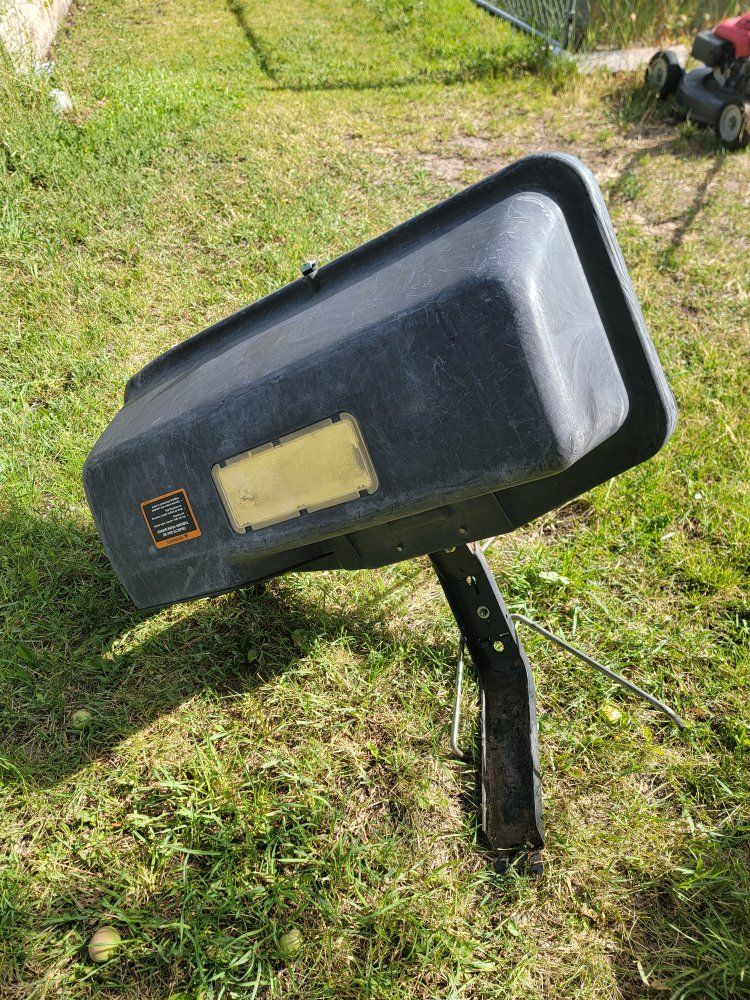John Deere Riding lawnmower Bagger Top Only
