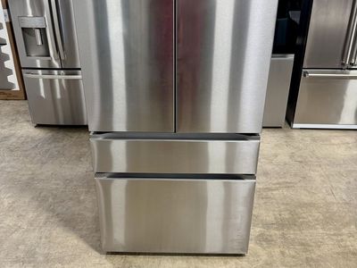 LG FOUR DOOR FRENCH DOOR REFRIGERATOR