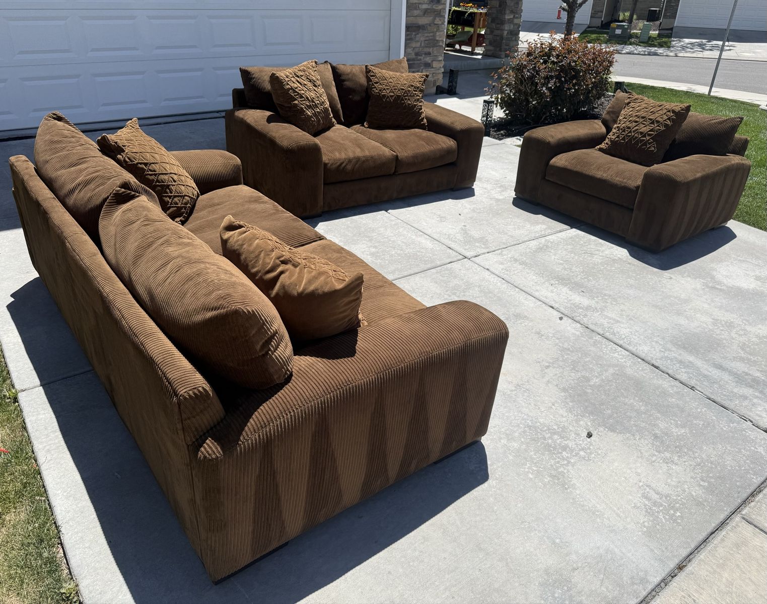 Couch set