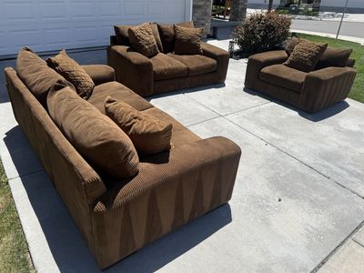Couch set