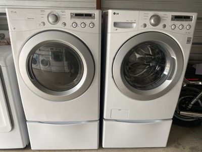 LG Washer And Gas Dryer With Pedstals