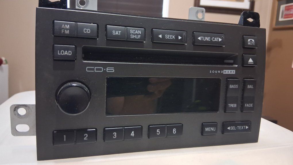 SOUNDMARK CD-6 Car Stereo AM/FM CD Player Tuner for Lincoln Town Car.