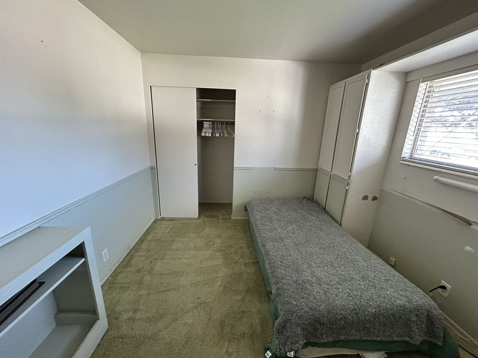 Furnished room for rent 