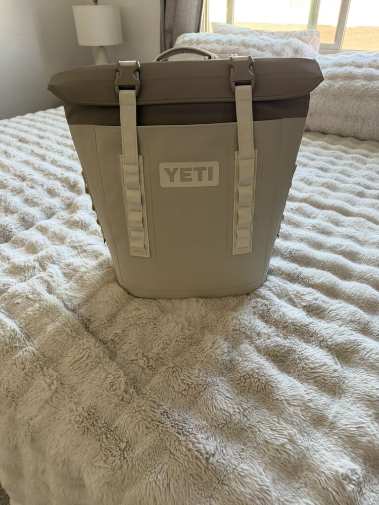 New Yeti Hopper M12 Backpack Cooler CAPE TAUPE