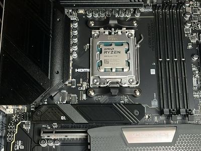 AMD Ryzen 7 7700 and MSI B650 Tomahawk WiFi with 32GB Corsair Vengeance RAM 5600MHz DDR5