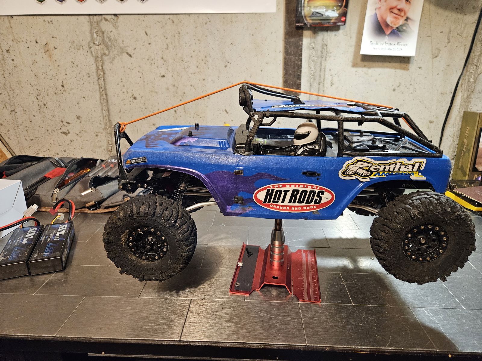 Ready to Run SCX10 crawler with 2 batteries