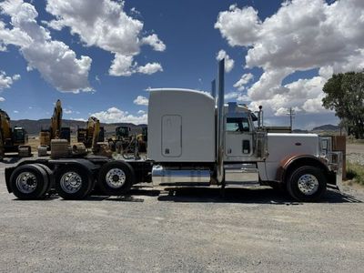 2015 Peterbilt 389 Tri Axle Sleeper