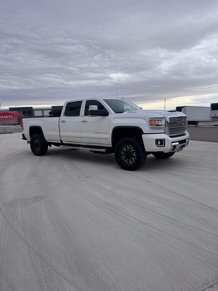 2018 GMC Sierra 3500HD Denali