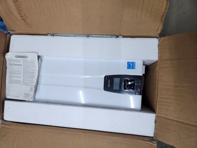 Tankless gas water heater