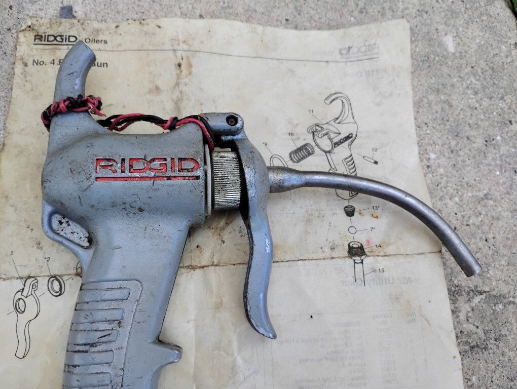 Ridgid Pump Gun 418 Oiler 402 Utility Oiler with Manual 8.5" x 8"