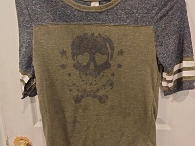 skull and crossbones shirt L