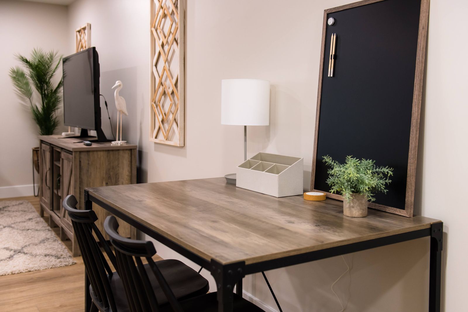 Modern Desk with (2) chairs