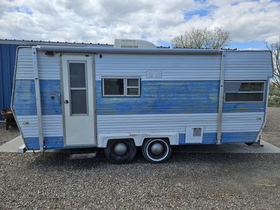 1975 Fleetwood road ranger camper