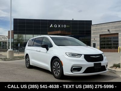 2024 Chrysler Pacifica Plug-In Hybrid Select