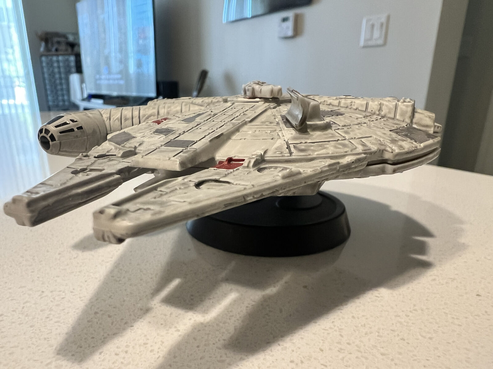 Disney Star Wars Galaxy Edge. Millennium Falcon Die Cast Vehicle