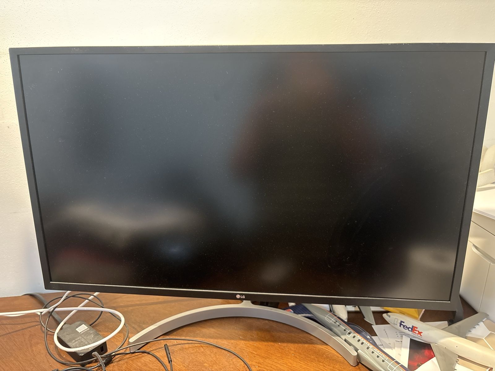 LG 32” 4K UHD monitor