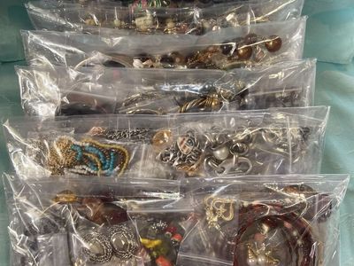Jewelry Bags (Lot of 6) Nice $140.00 cash