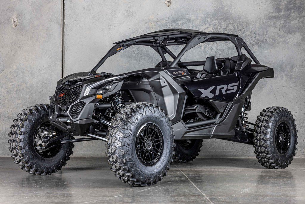 2026 Can-Am® Maverick X3 X rs Turbo RR Triple Black_7.6 in.