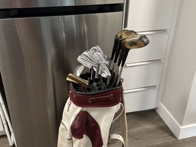 Vintage Spalding Personal Model Golf Set w/ Leather/Vinyl Bag & Wooden Woods