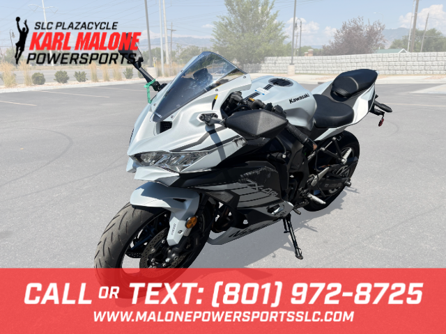 2025 KAWASAKI NINJA ZX-4RR ABS Metallic Matte Whit