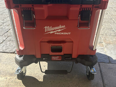 Milkwaukee Packout Bottom Bin with Lid & Wheel Base
