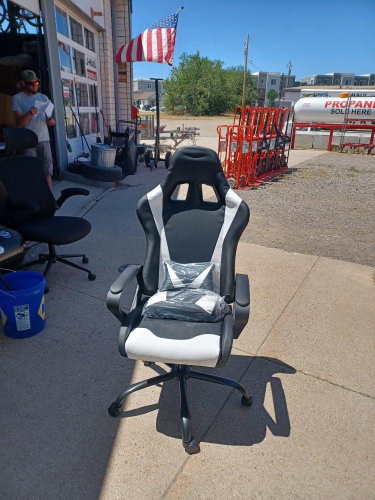 office / gaming chair