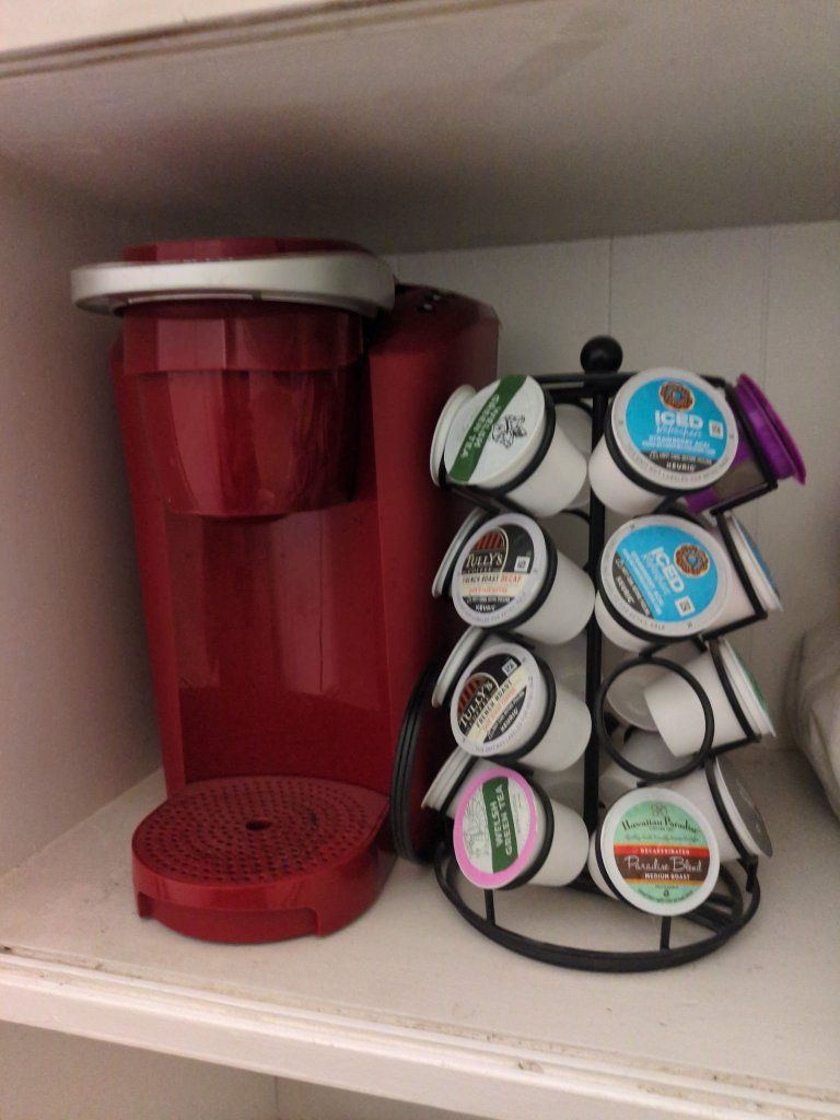 keurig with pods used,  works and pod holder