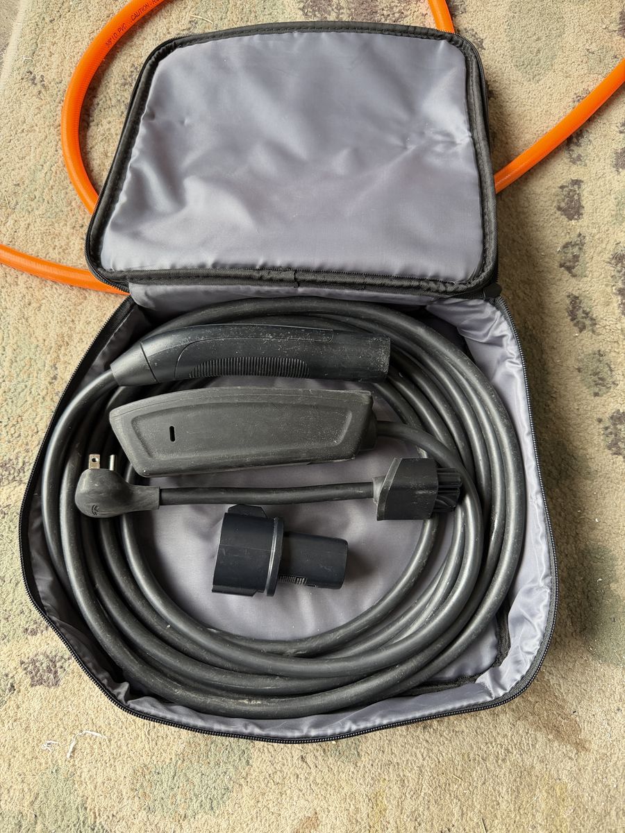 Tesla mobile Connector Gen 2