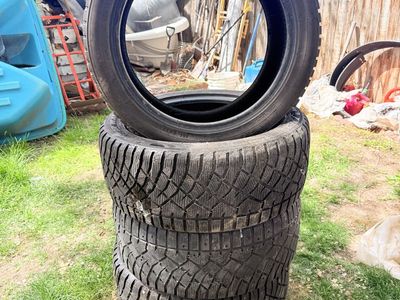 Snow tires