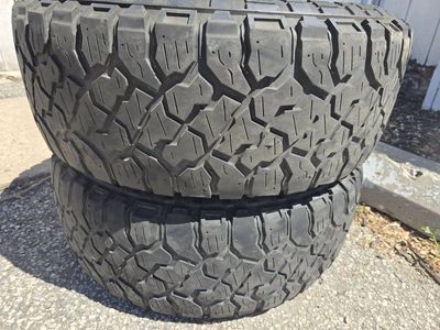 265/65/18 tires (2)