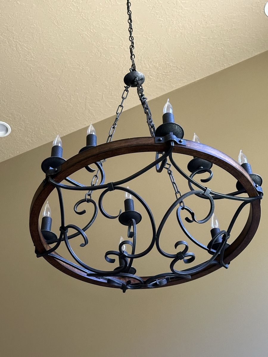 Tuscan style Iron & Wood 9-light Chandelier in Excellent Condition