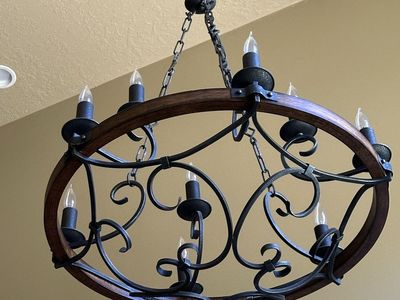 Tuscan style Iron & Wood 9-light Chandelier in Excellent Condition