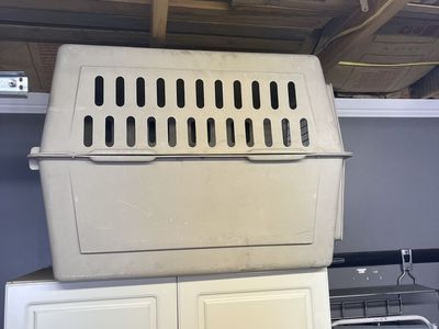 Medium Plastic Pet Kennel Dog Crate