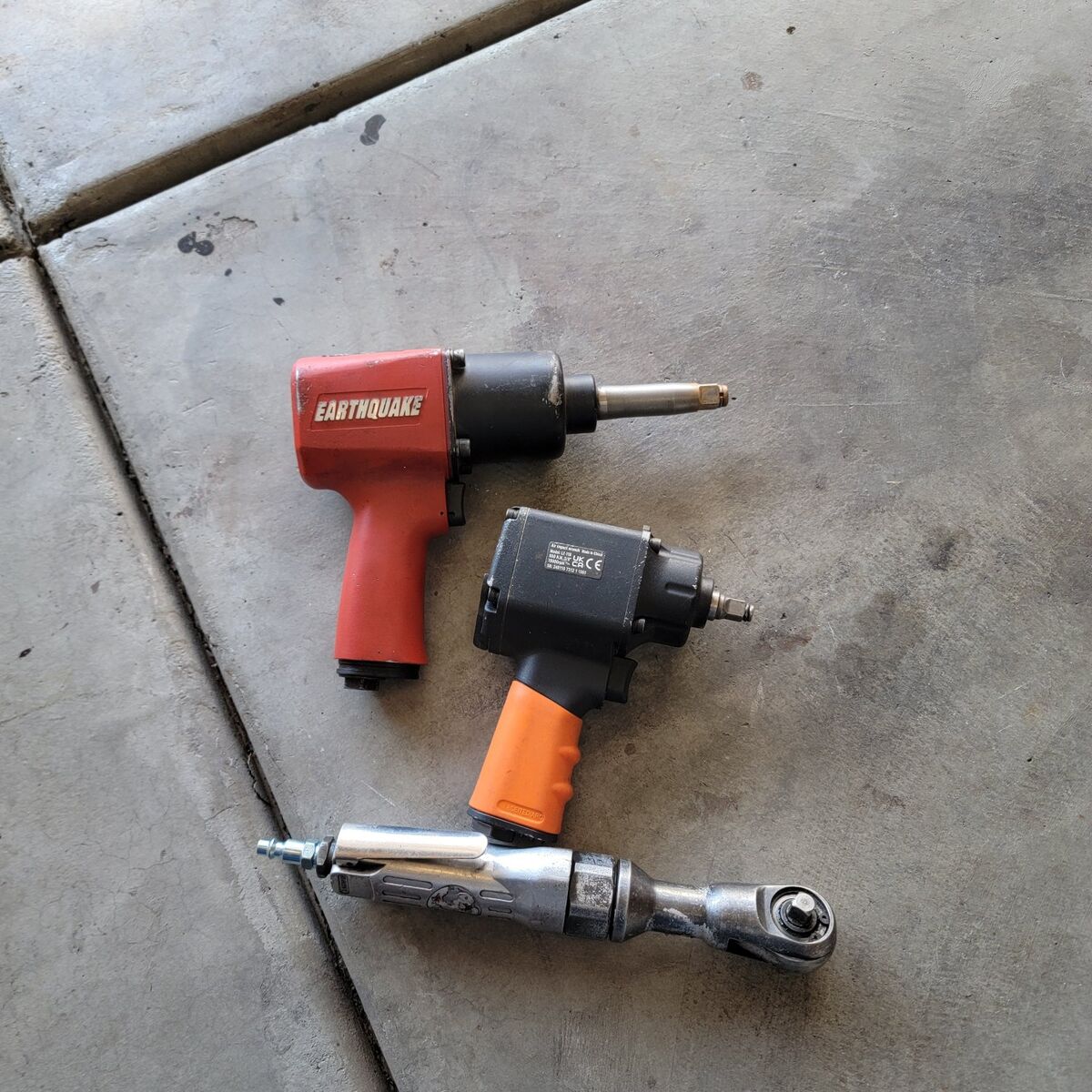 pneumatic impact tools