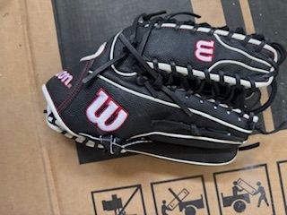 a2000 outfielder glove