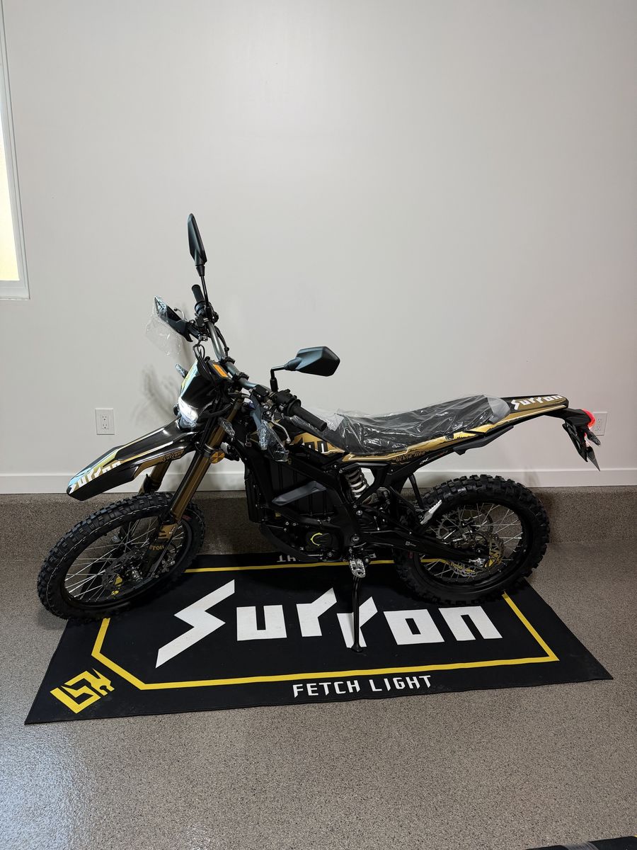 Surron Ultra Bee 21kW Street Legal Edition (Carbon Black & Desert Brown)