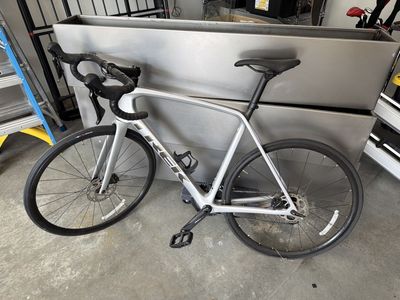 Trek Domane SL 5 Road Bike - 58cm 500 OCLV Carbon Frame, Low Miles